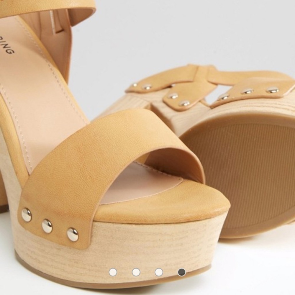 Spring Uloan Shoe - Picture 3 of 5